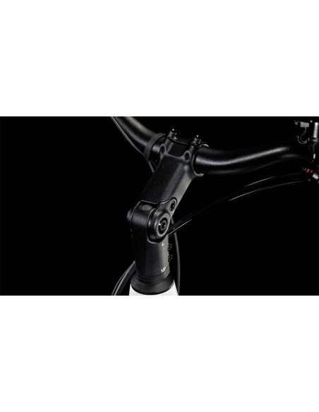Cube Supreme Hybrid ONE 500 54cm Vit