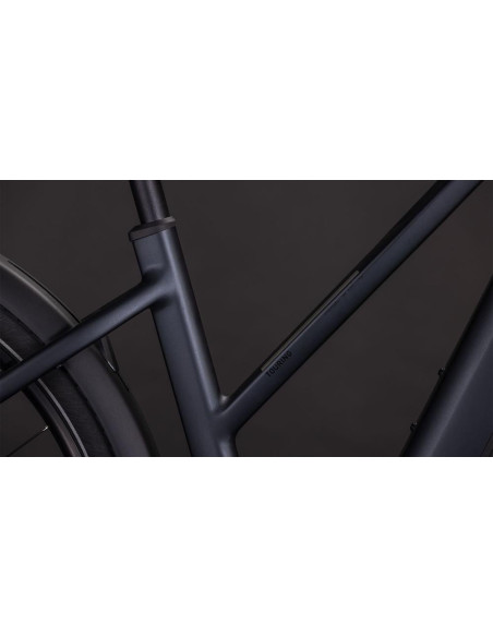 Cube Touring Hybrid ONE 600 Trapeze 50cm svart