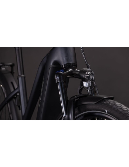 Cube Touring Hybrid ONE 600 Trapeze 50cm svart